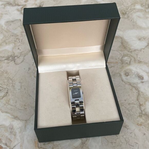 Gucci 2305L Chunky Modernist Stainless Steel Link Water Resistant Wristwatch - Picture 2 of 13